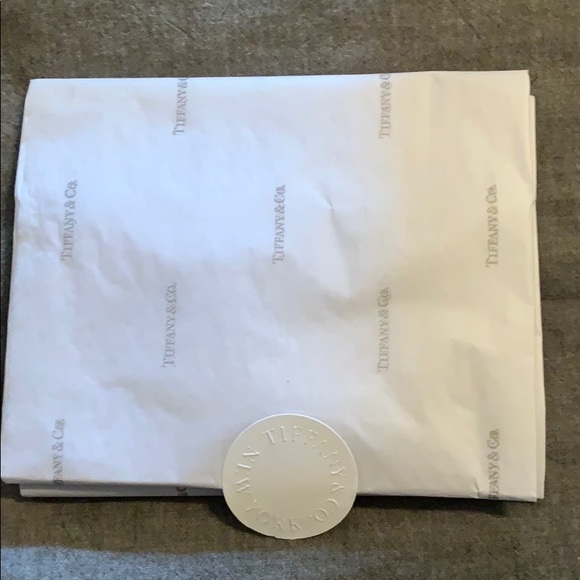 Tiffany & Co bag, box, and wrapping paper - Picture 2 of 4